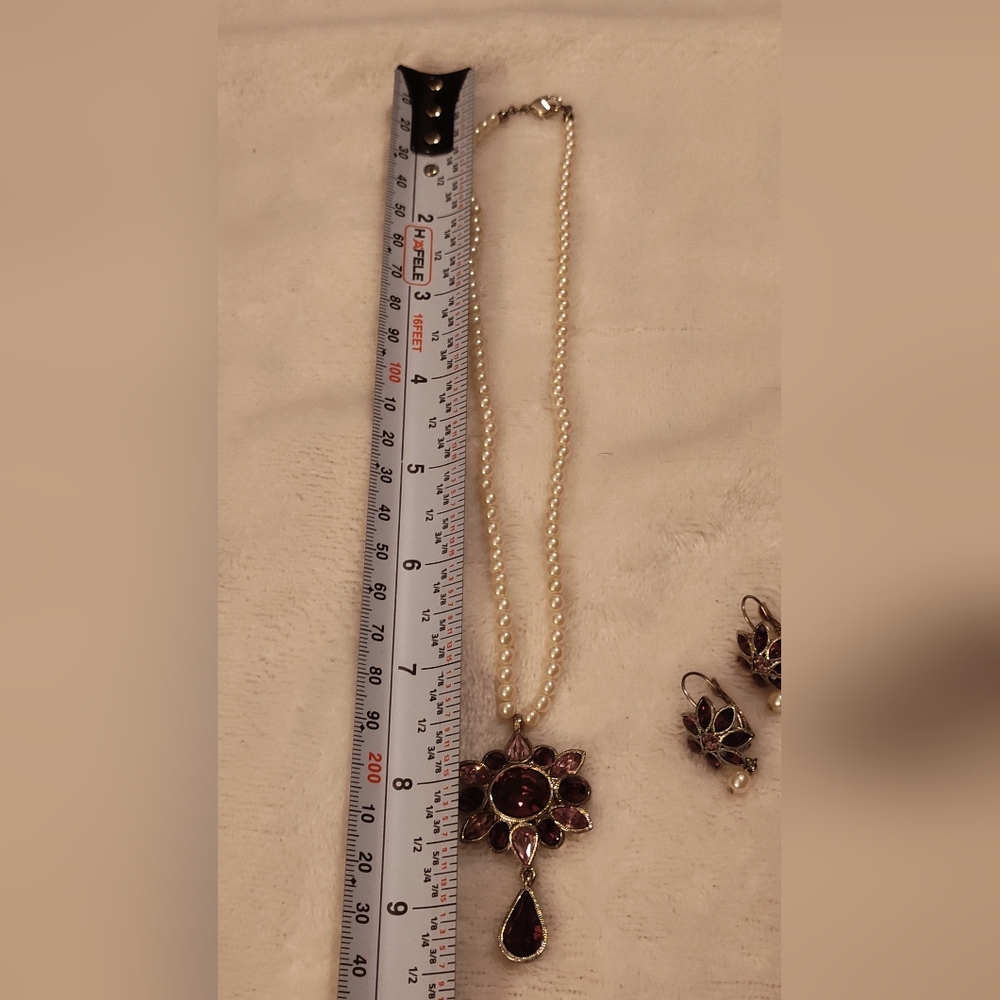 Vintage! Elegant Pearl and Purple Gemstone Jewelry Set - Picture 4 of 10